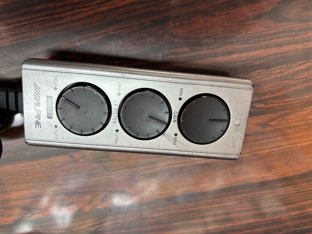 【動作確認済】ALPINE サブウーファー SWE-1500 パワーアンプ