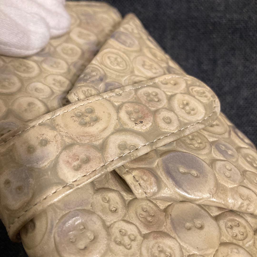 美品　ヒロコハヤシ　エレンディラ　ボタン　クリーム　長財布