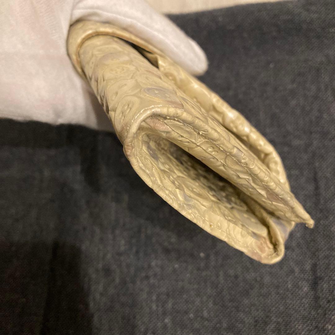 美品　ヒロコハヤシ　エレンディラ　ボタン　クリーム　長財布