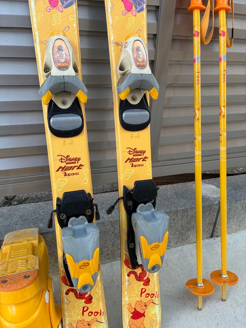なち◼️スキー板とストックとブーツの３点セット