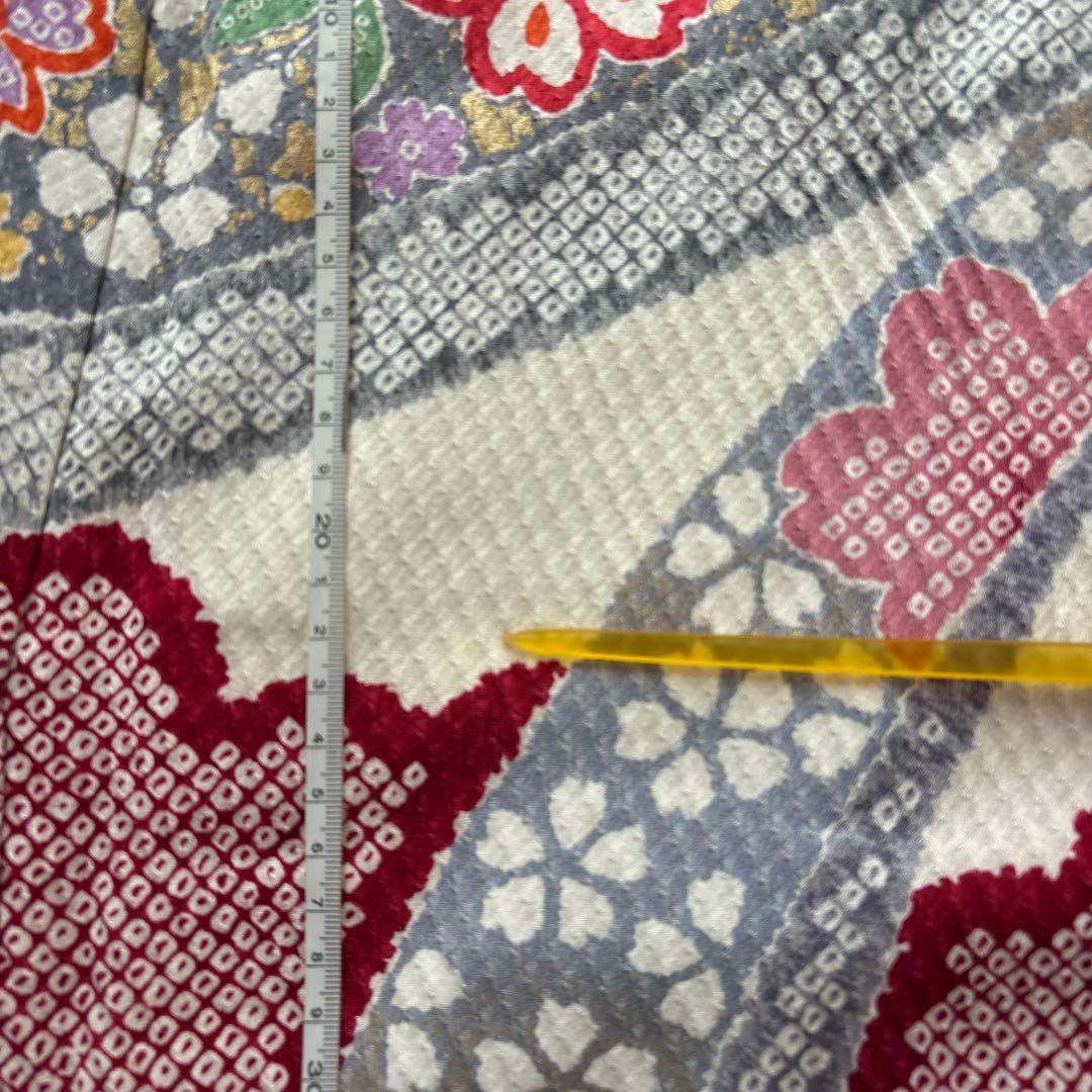 正絹　赤×黒　疋田　熨斗目　振袖　着物単品　成人式