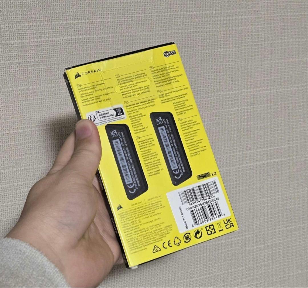 メモリー CORSAIR VENGEANCE DDR5 32GB 5200MHz