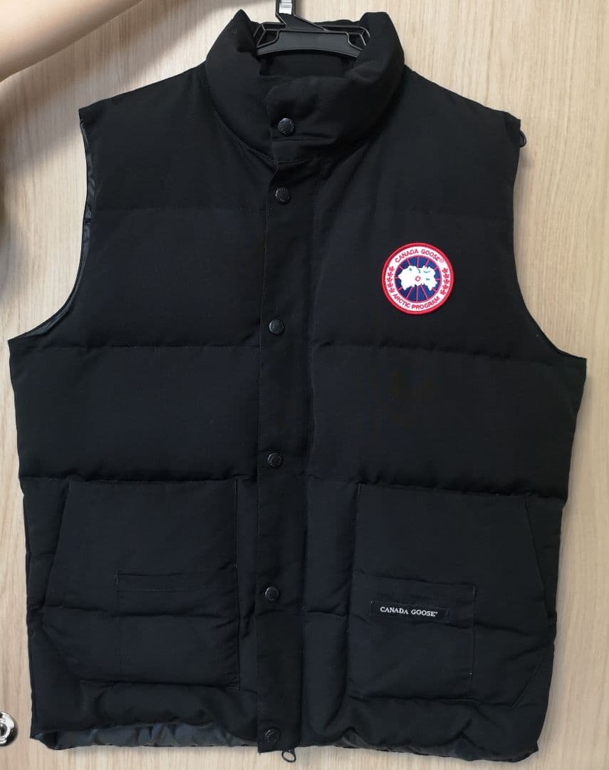 ☆*☆様 カナダグース ダウンベスト黒 Mサイズ  