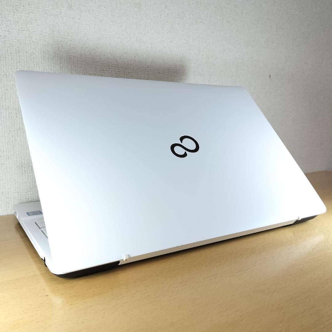 ノートPC Core i7 Windows11 SSD メモリ16GB 富士通