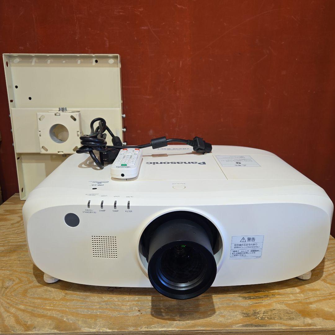 【A】 Panasonic パナソニック PT-EW640J 液晶プロジェクター