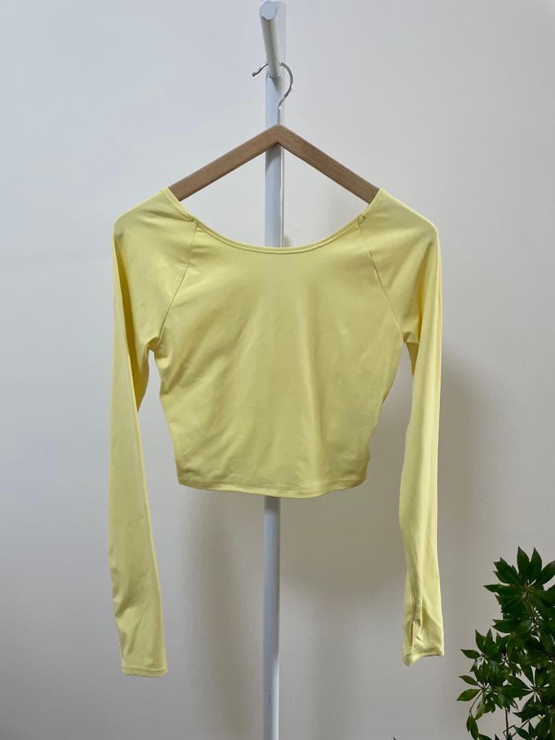 エミヨガ新品2点セット❗️限定リトルフラワーレギンス&サスティナレッチプルオーバー