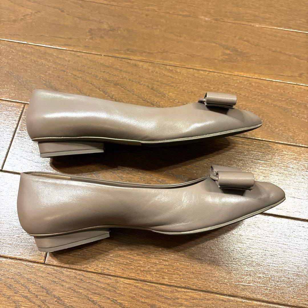 フェラガモ VIVA ナッパカーフ　キャラウェイ　リボンパンプス71/2 サイズ