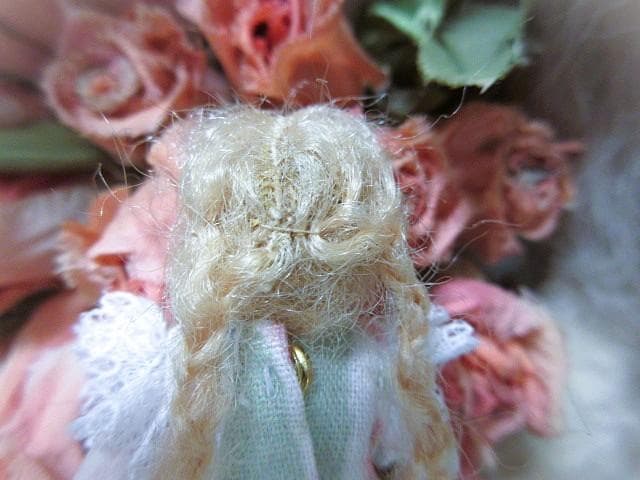 アンティーク　ミニョネット　ジャーマン　☆ 　ビスクドール　エッグコンテナ