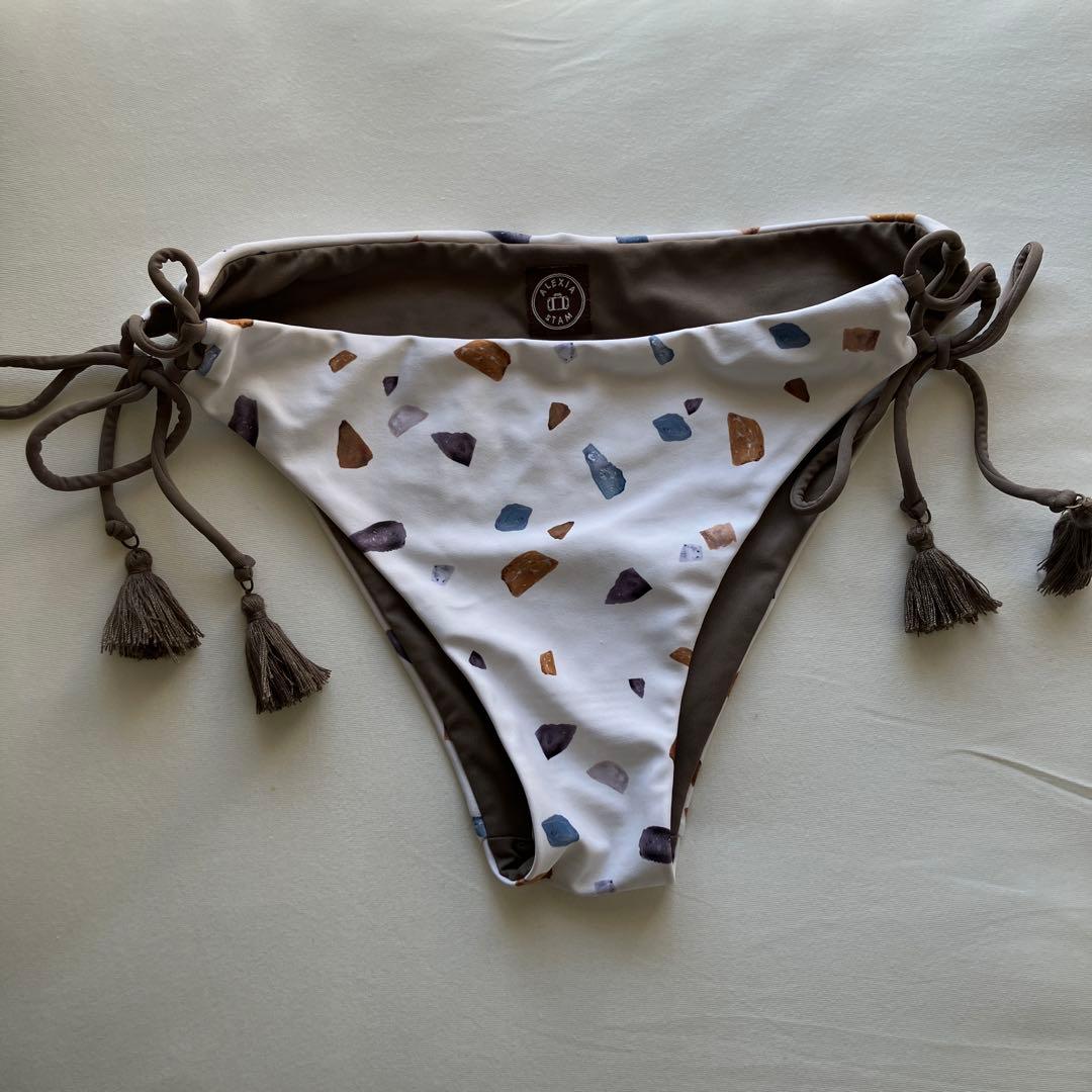 ALEXIASTAM 上S 下M