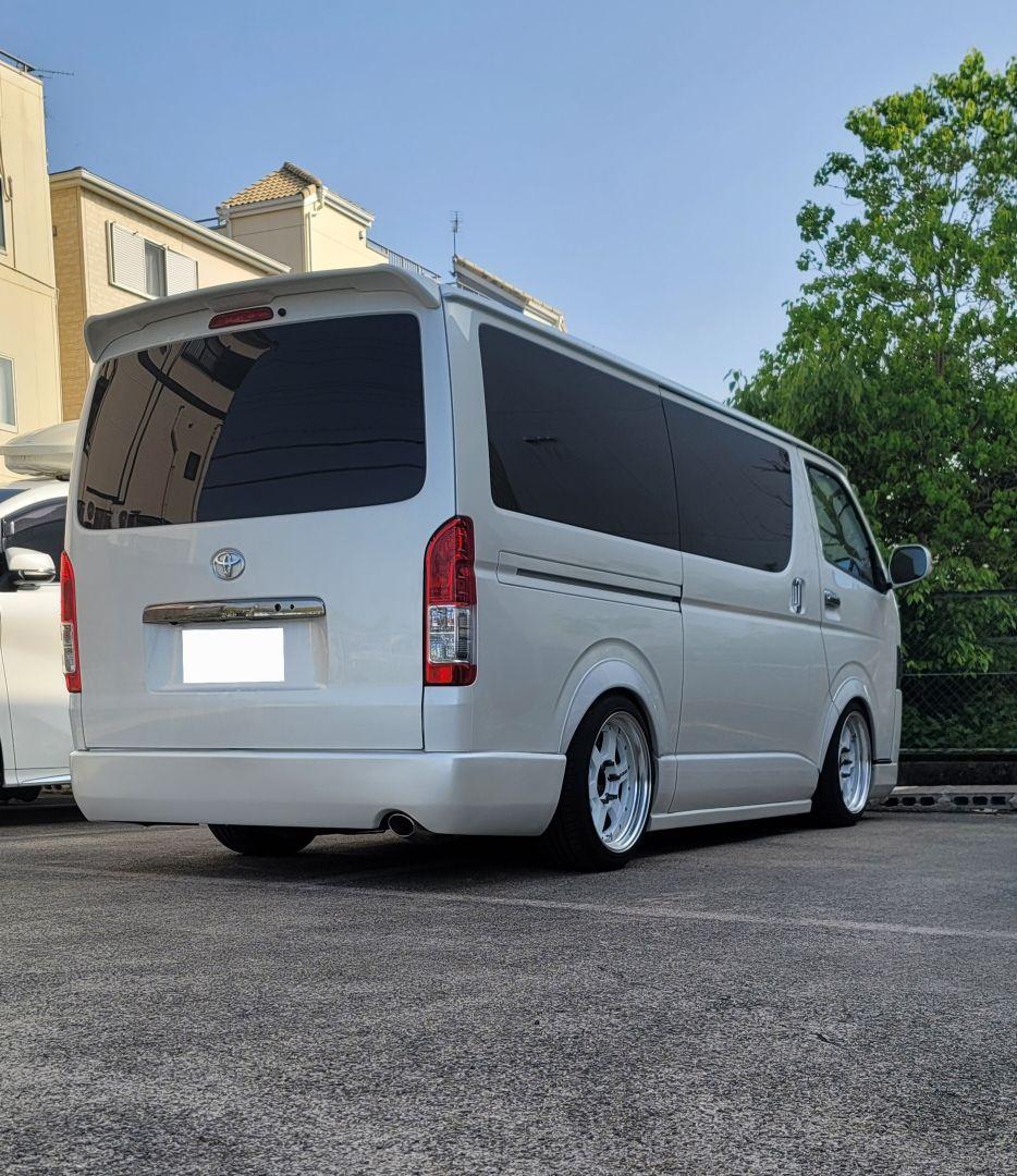 ハイエース 200系ナロー標準リアバンパー　 070塗装済み　引き取りOK