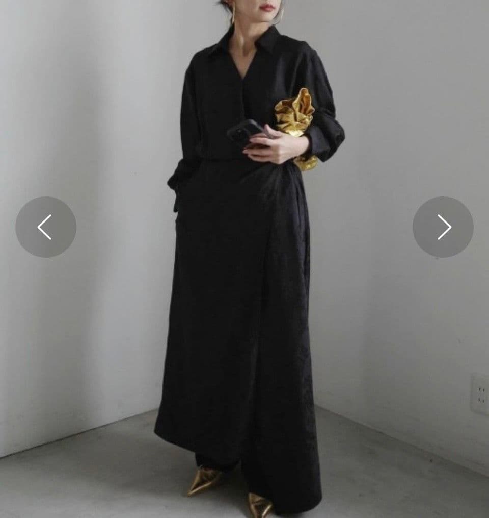 週末限定セール中！ 美品 Ameri サテンジャガード フラワーワンピース