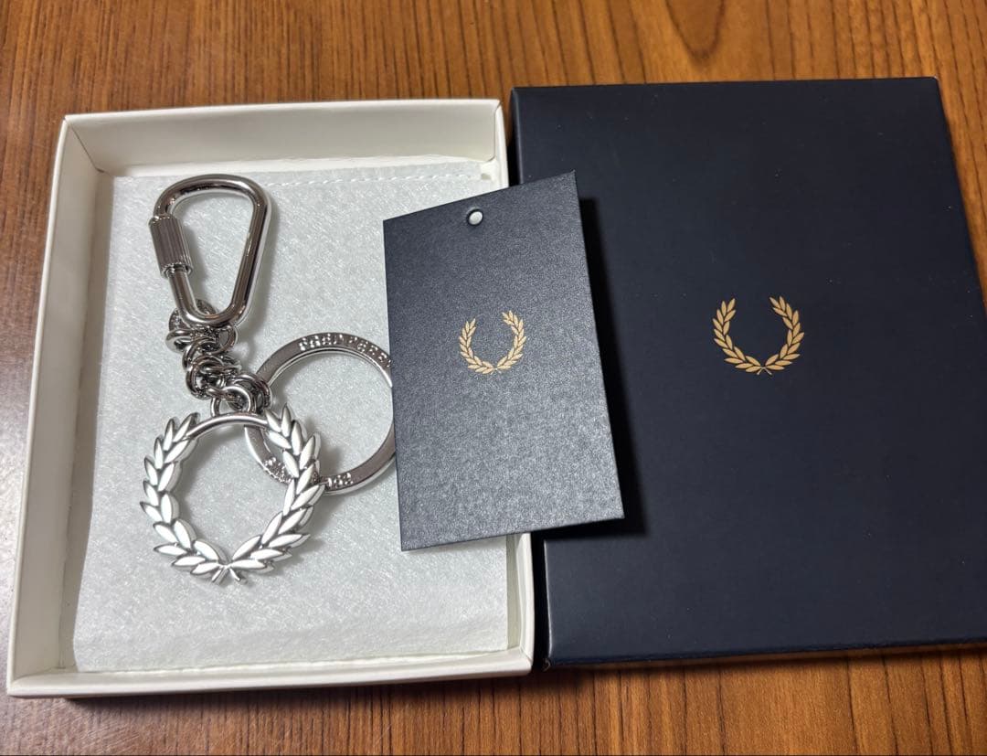 フレッドペリー　ローレルリースキーリング