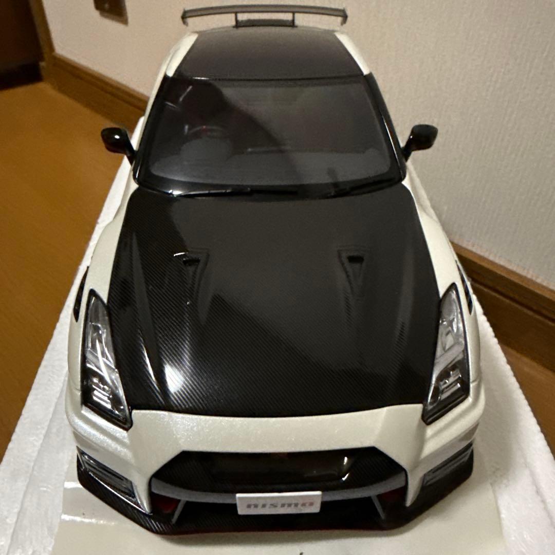 k*u様 オートアートNissan GT-R nismo 1/18 ミニカー ホ