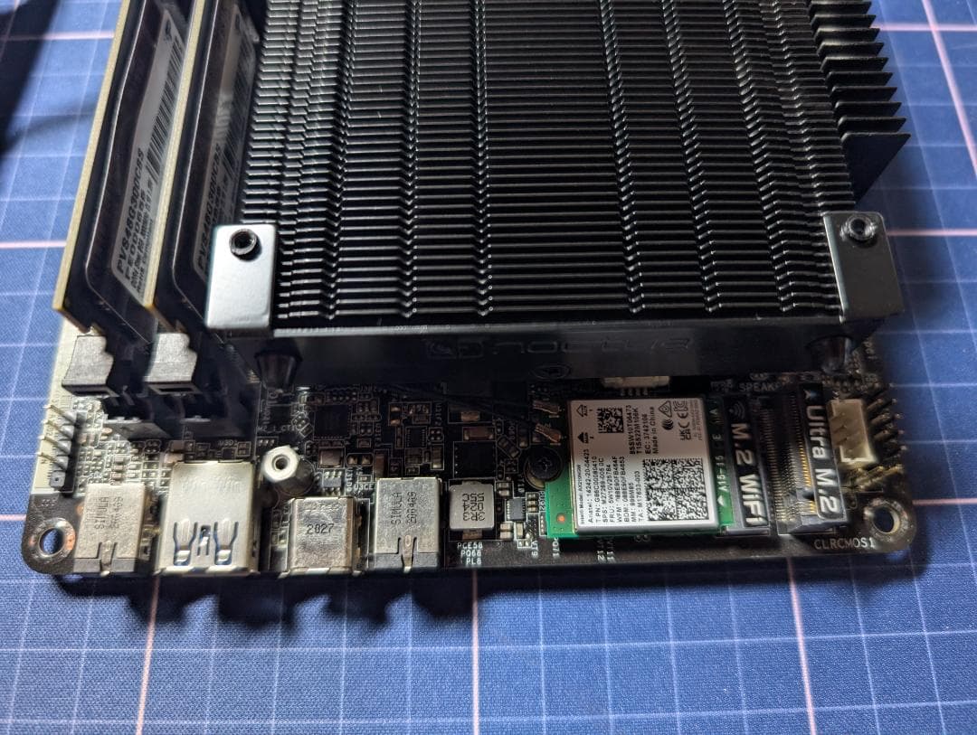 DeskMini X300 Ryzen 5 3400G ベアボーンPC