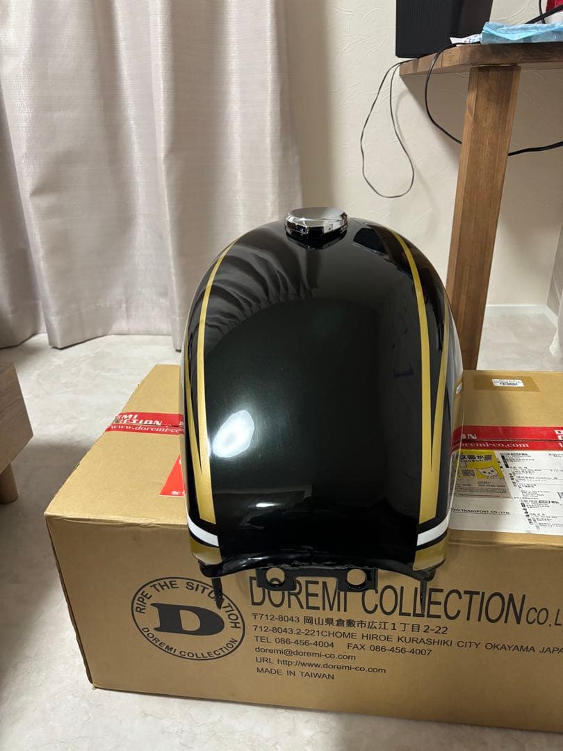 W&C　ゼファー750 ドレミコレクション　外装一式　タンク　未使用