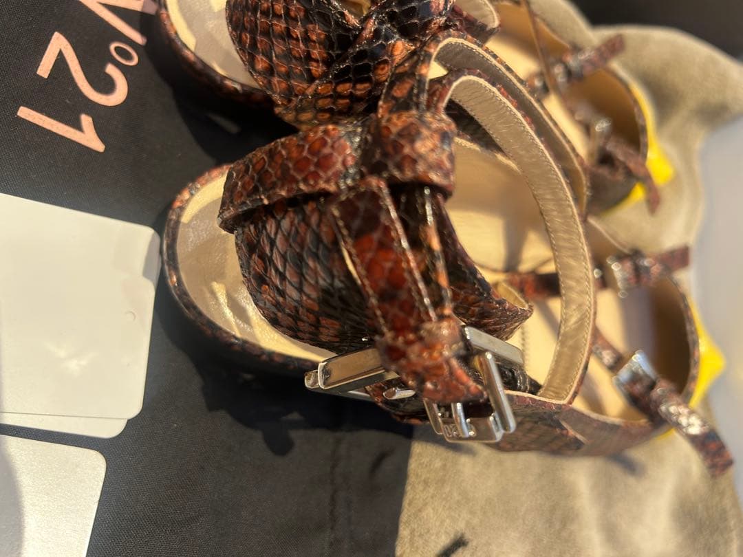 N°21 イエローポインテッドトゥフラットシューズ　37