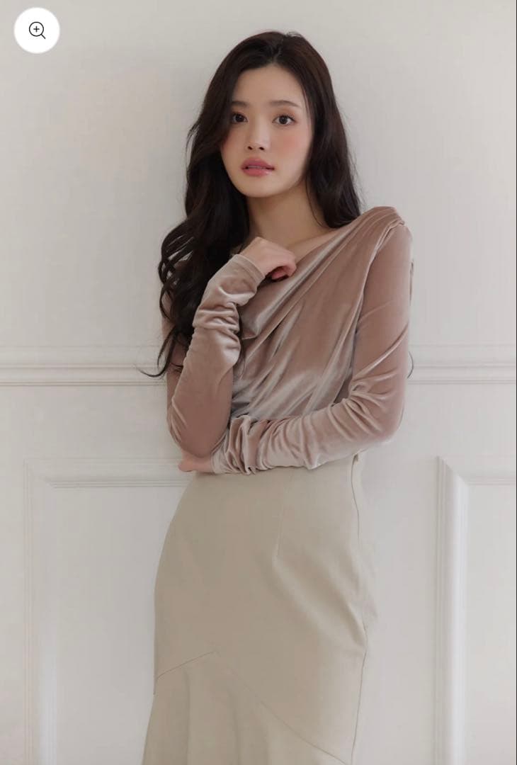 poláura グロッシーベロアドレープトップス