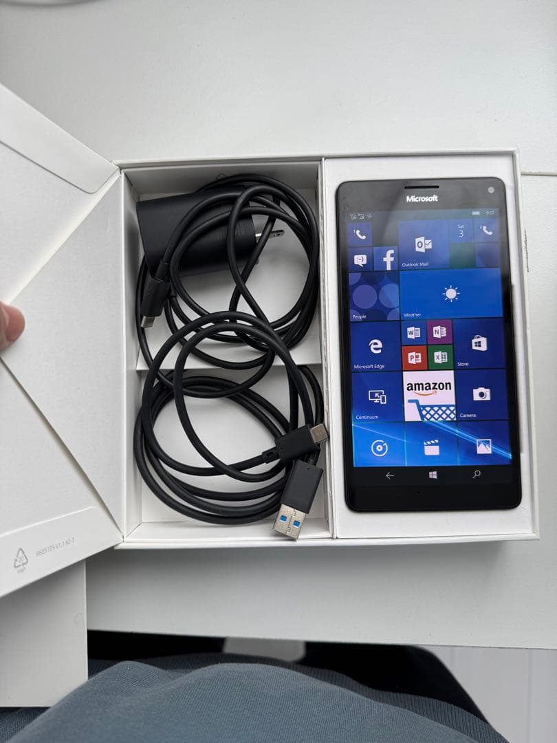 Microsoft Lumia 950 XL Dual SIM 箱・付属品あり