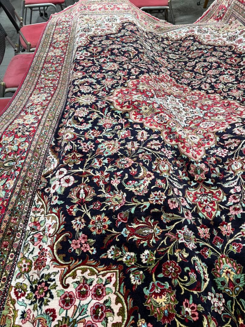 年内販売希望　価格交渉喜んで　ペルシャ絨毯　シルク100% 310x207