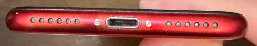 PRODUCT(RED)のiPhone SE (第2世代)64GB