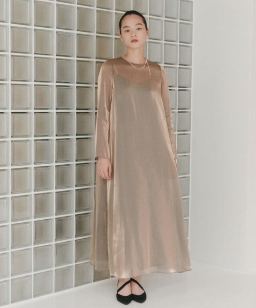 ＊新品タグ付き美品＊ kaene ラメシャンブレードレス