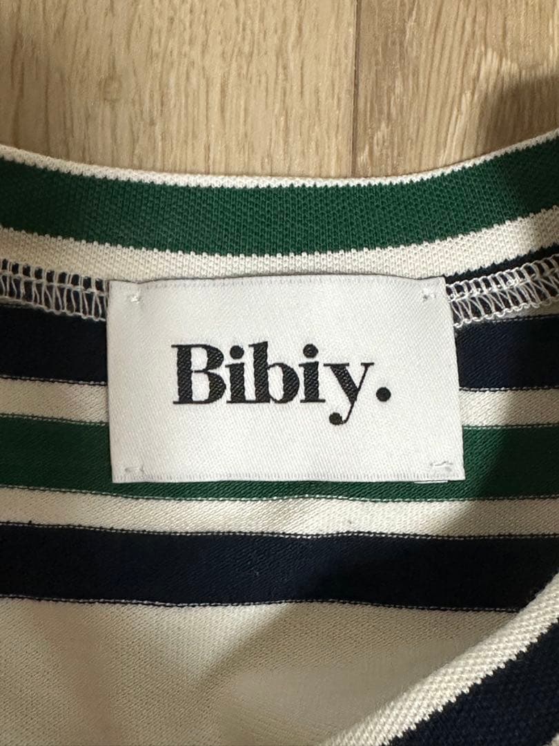 Bibiy. ビビィLOLA PEPURAMU TOP