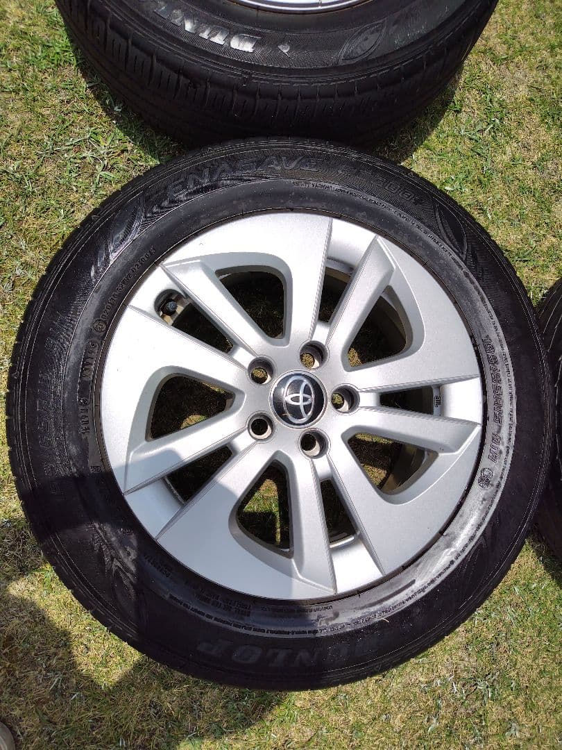 t*a様 k*7様 50プリウス　純正 15インチ ホイールタイヤセット