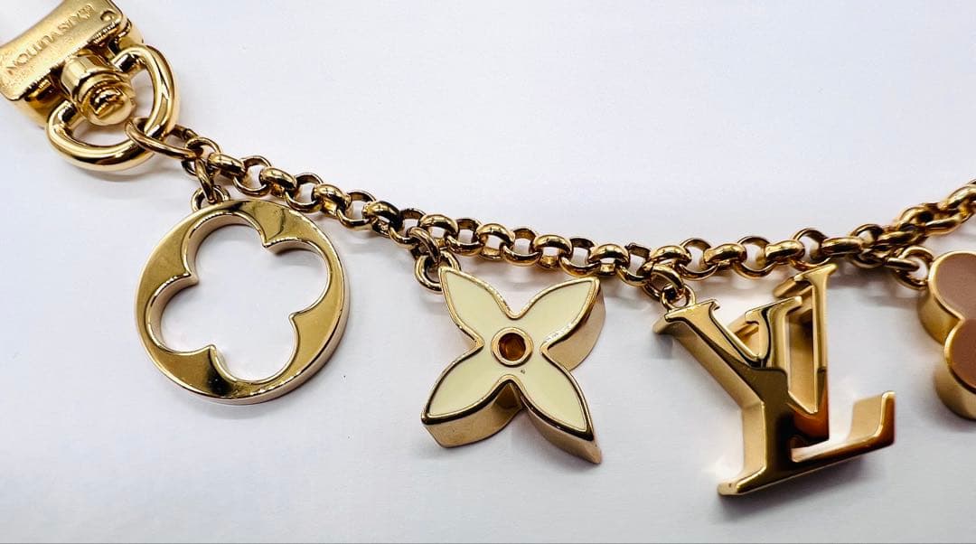 LOUIS VUITTON フルール ドゥ キーホルダー チャーム M65111