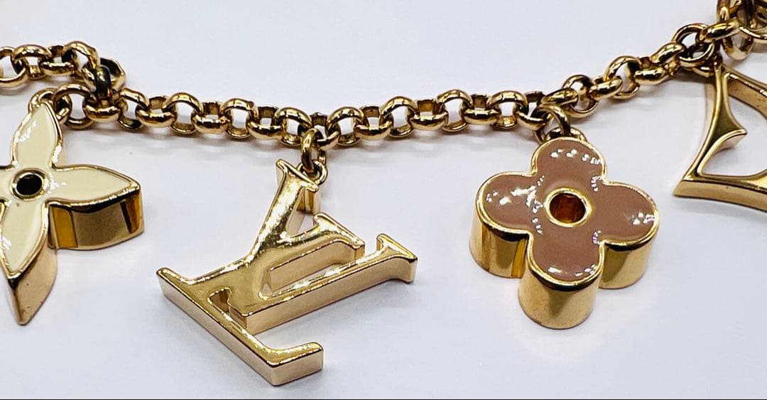 LOUIS VUITTON フルール ドゥ キーホルダー チャーム M65111