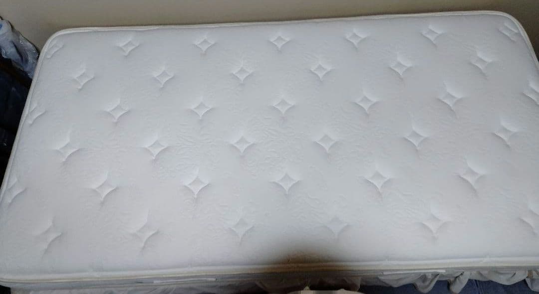 再値引き美品シモンズ シングルマット 配送料とメルカリ手数料が売上の半分と高い！