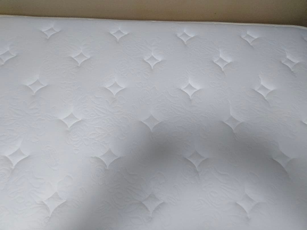 再値引き美品シモンズ シングルマット 配送料とメルカリ手数料が売上の半分と高い！