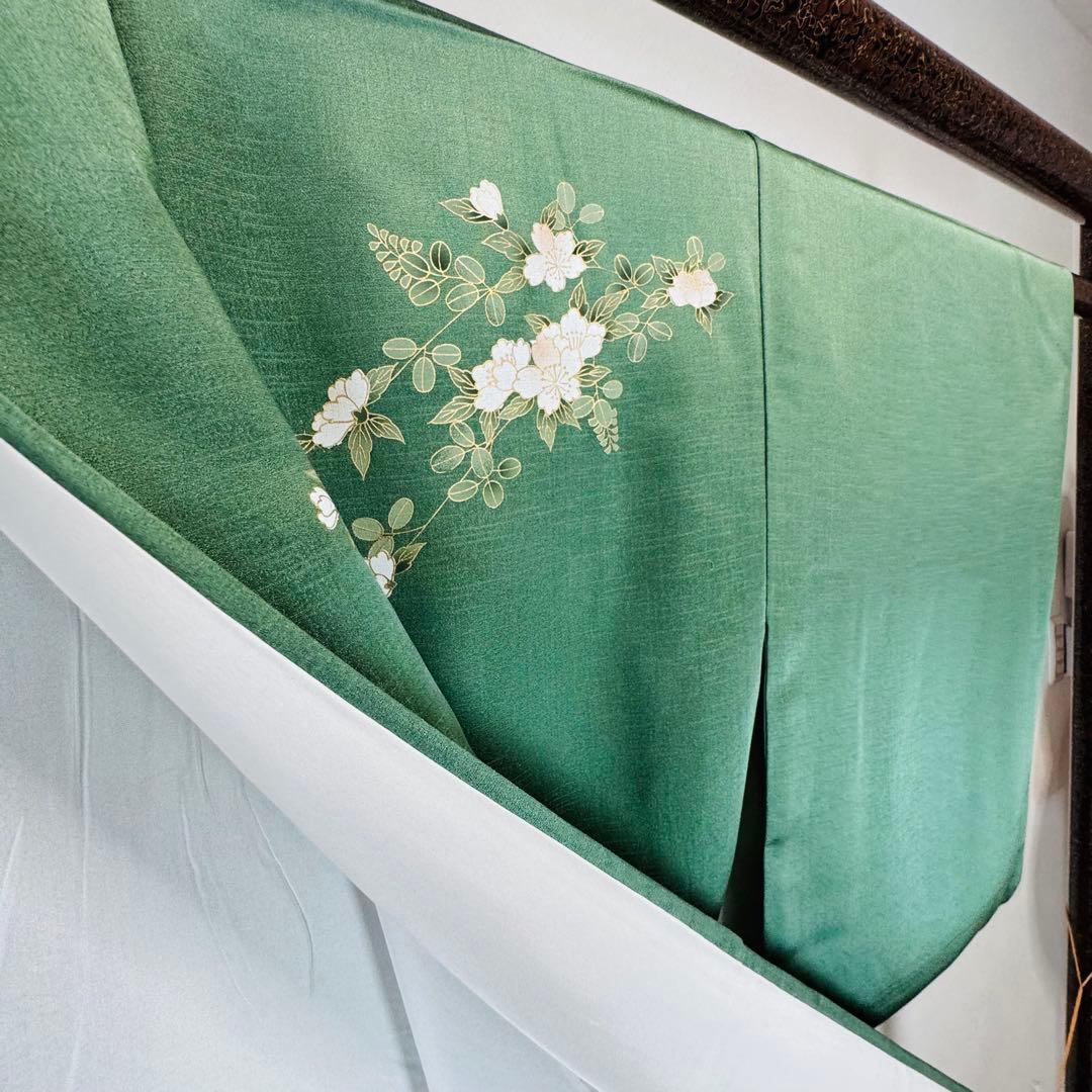 超美品　正絹　袷　現代　広襟　訪問着　着物　紋無し　161㎝　緑　光沢　金彩