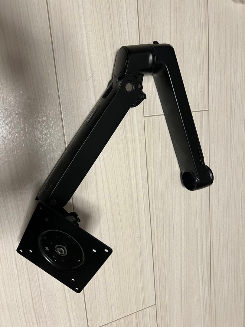 Amazonベーシック モニターアーム デュアル-ディスプレイタイプ