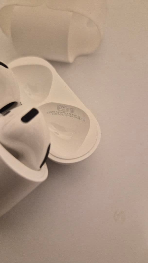 [少々難あり]AirPods 4 ANC搭載モデル