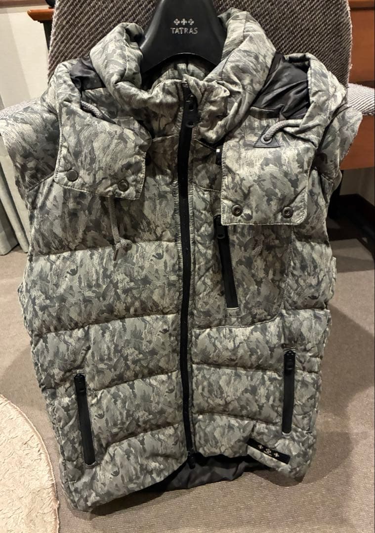 ＊極美品＊TATRAS Rライン カモフラダウンベストCESANOチェサーノ03