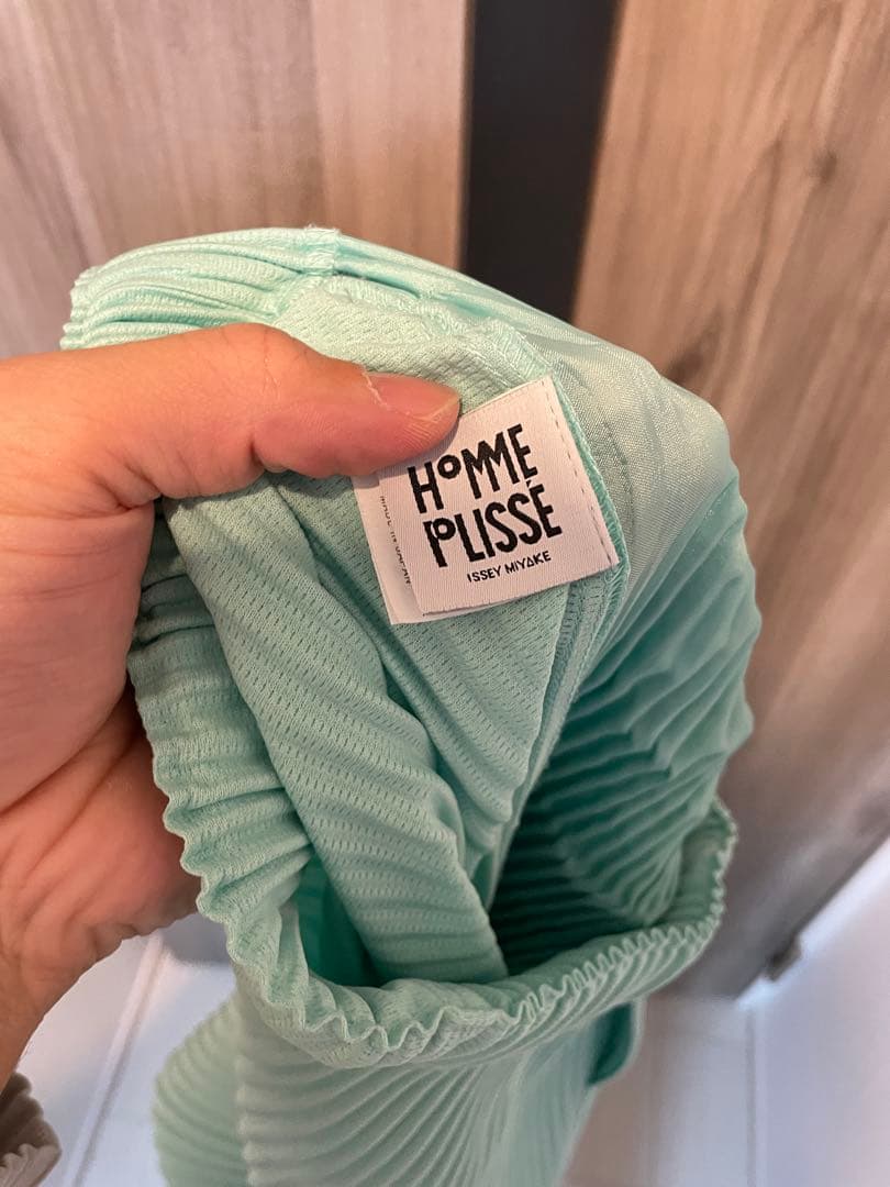 オムプリッセイッセイミヤケ　プリーツ変形パンツ　水色　サイズ1