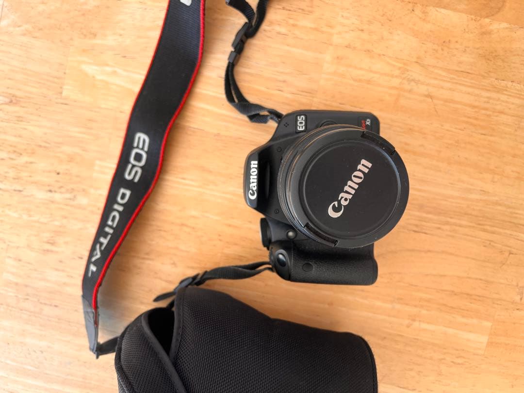 Canon EOS Kiss X3 レンズ付き ほぼ未使用 ケース付き