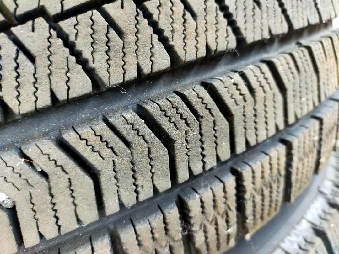 225/45R18 スタッドレスタイヤ&ホイールセット BLIZZAK VRX2