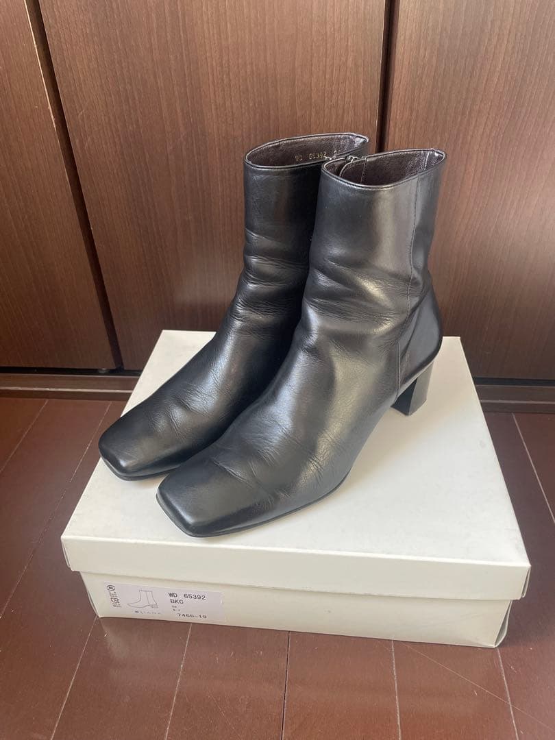 21日まで限定値下げ⭐︎美品☆ダイアナ☆ショートブーツ☆黒25㎝