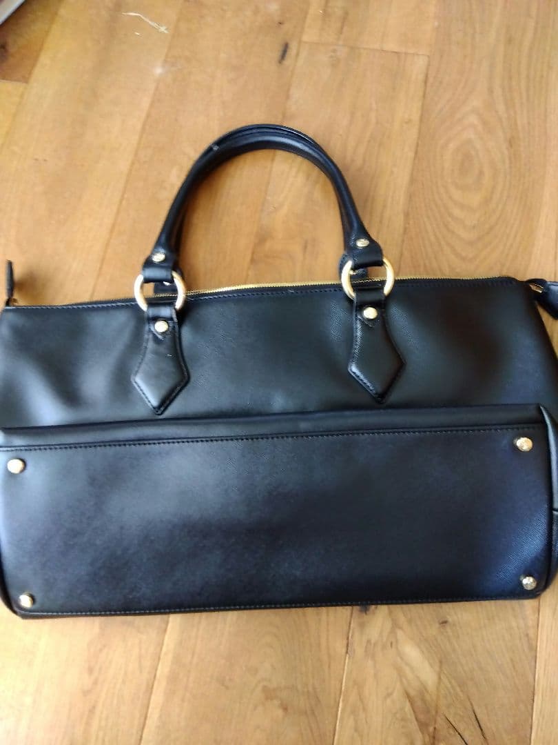 再値下げ！ヴィヴィアン・ウエストウッド　ブラックビジネスバッグ ゴールドロゴ付き