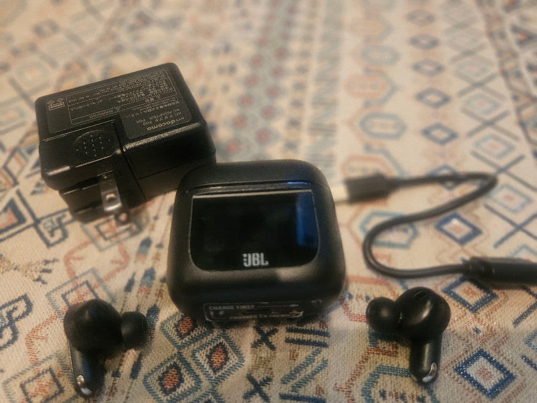 JBL TOUR PRO 2 ブラック イヤフォン 充電器付き