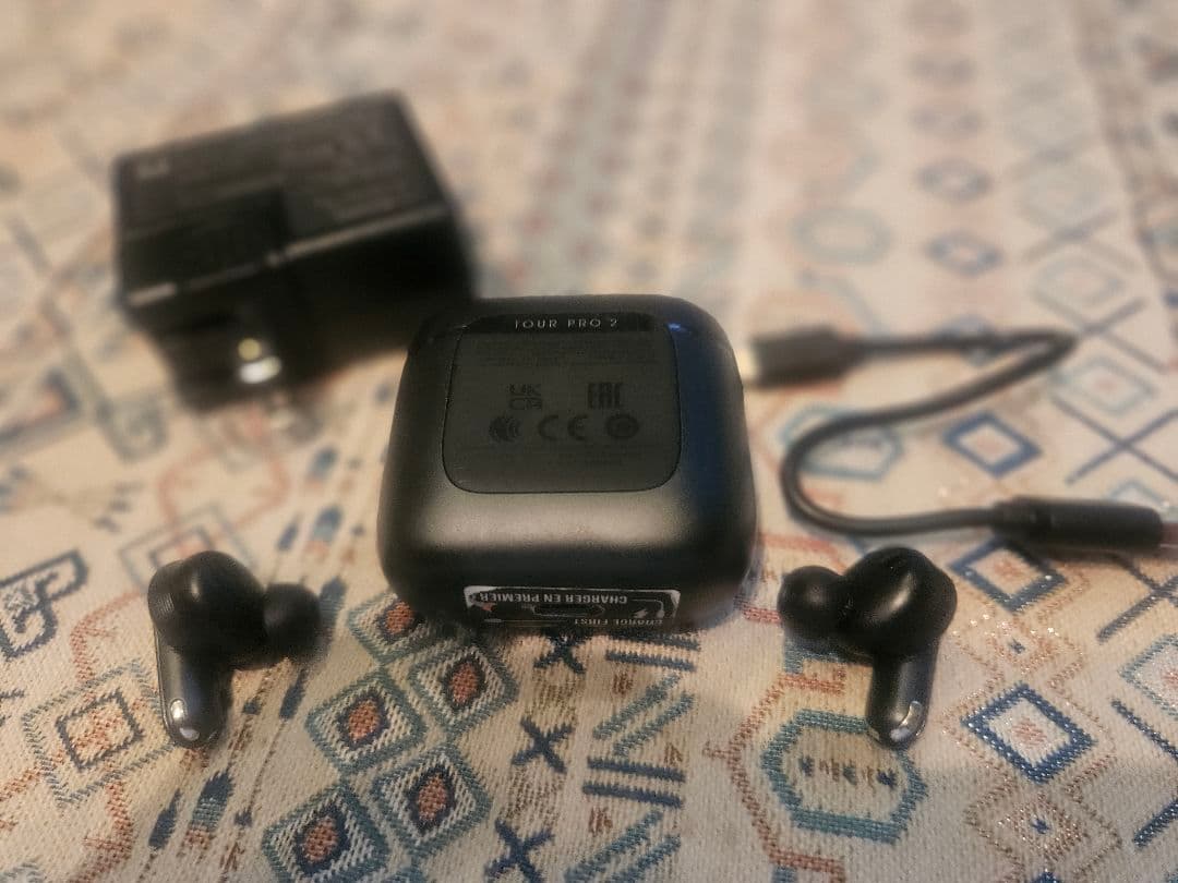 JBL TOUR PRO 2 ブラック イヤフォン 充電器付き