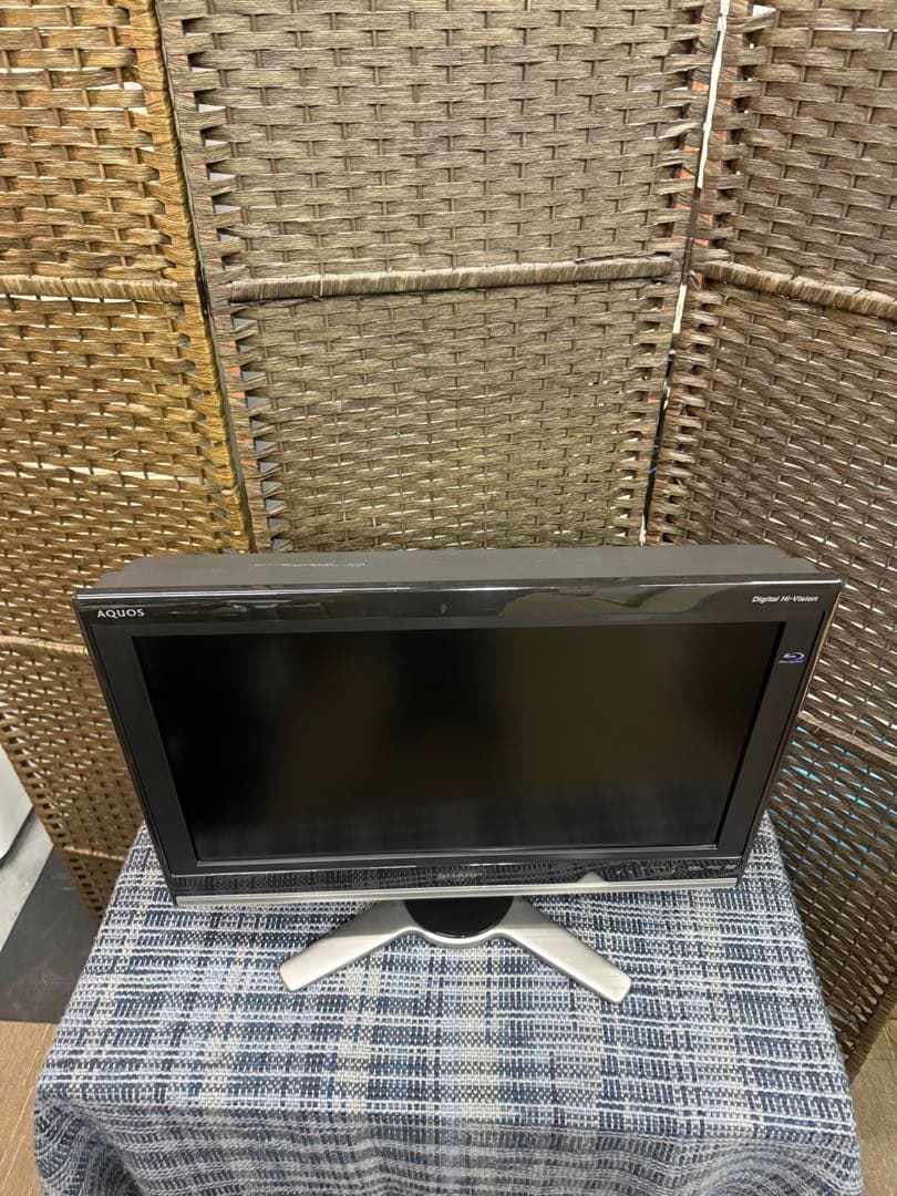 【洗浄消毒作業済】シャープ　ハイビジョン　液晶テレビ　ブルーレイLC-26DX1