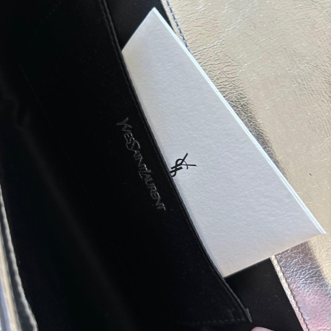 イヴ・サンローラン　クラッチバッグ