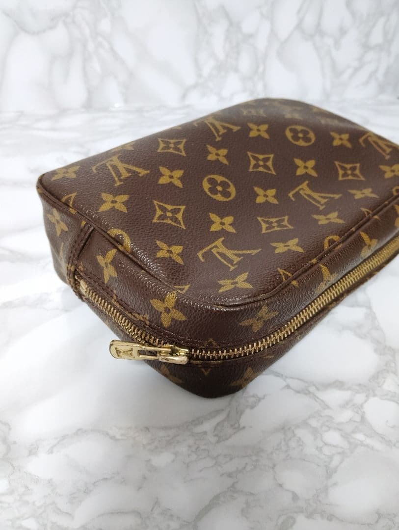 LOUIS VUITTONクラッチバッグ　トゥルーストワレット23