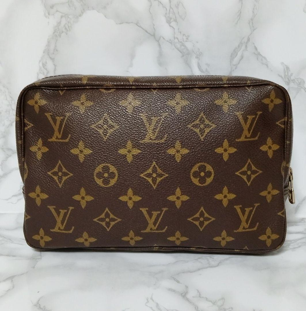 LOUIS VUITTONクラッチバッグ　トゥルーストワレット23