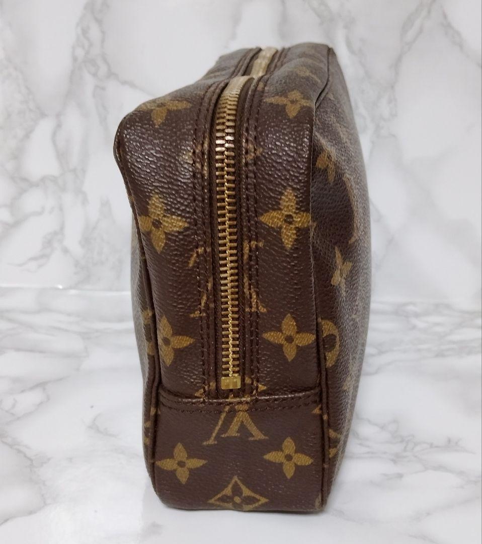 LOUIS VUITTONクラッチバッグ　トゥルーストワレット23