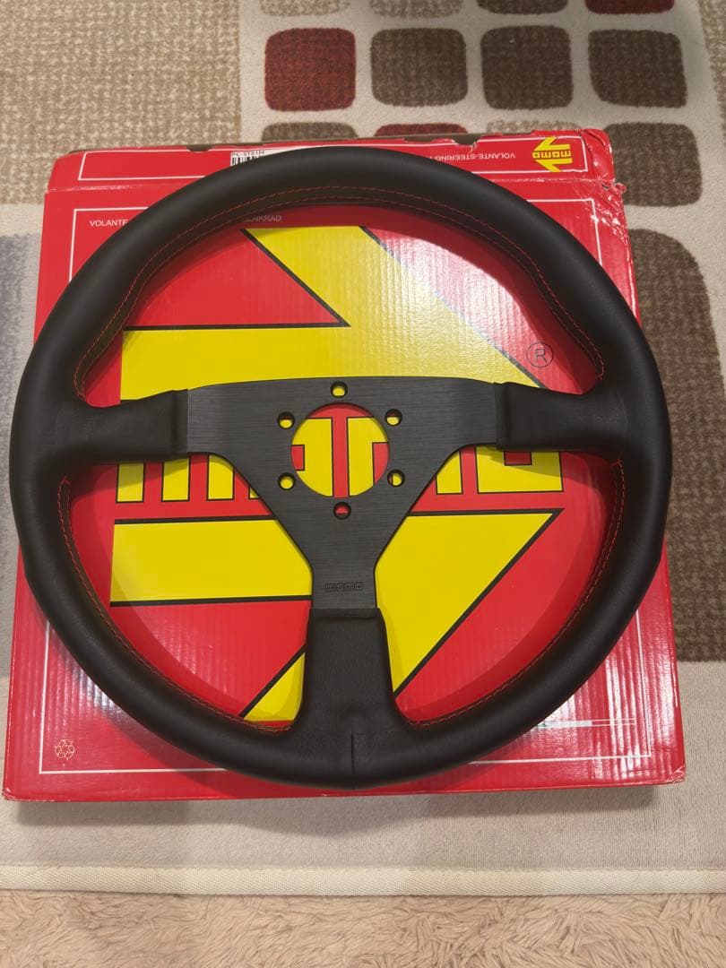 モモ　ステアリング　35パイ　並行輸入品