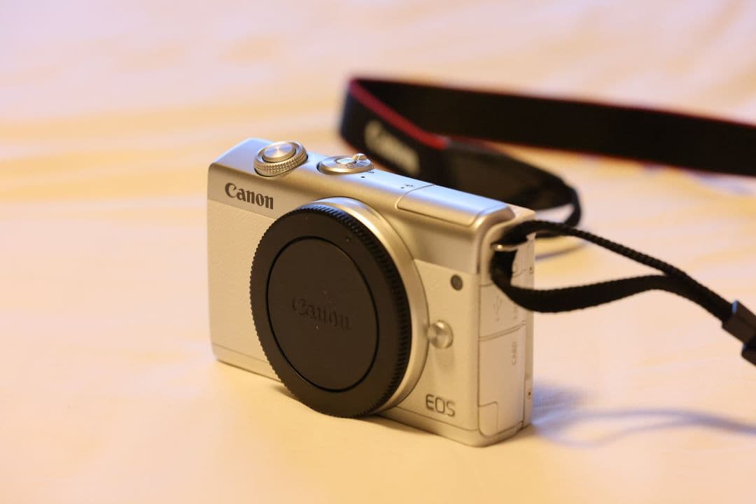 おまけ多数★EOS M200カメラセット