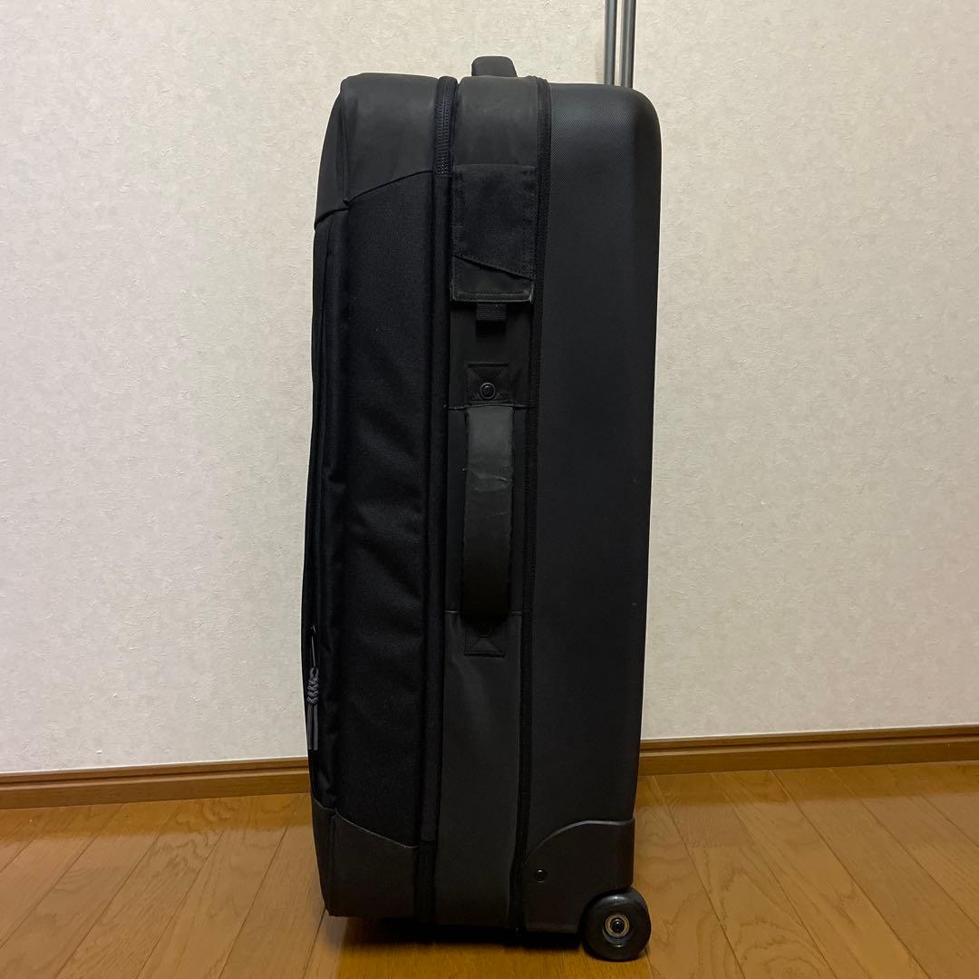 VOLCOM キャリーケース　GLOBETROTTER LUGGAGEブラック黒